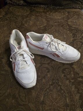 Reebok Women's White and Deep Pink Classic Leather Sneakers